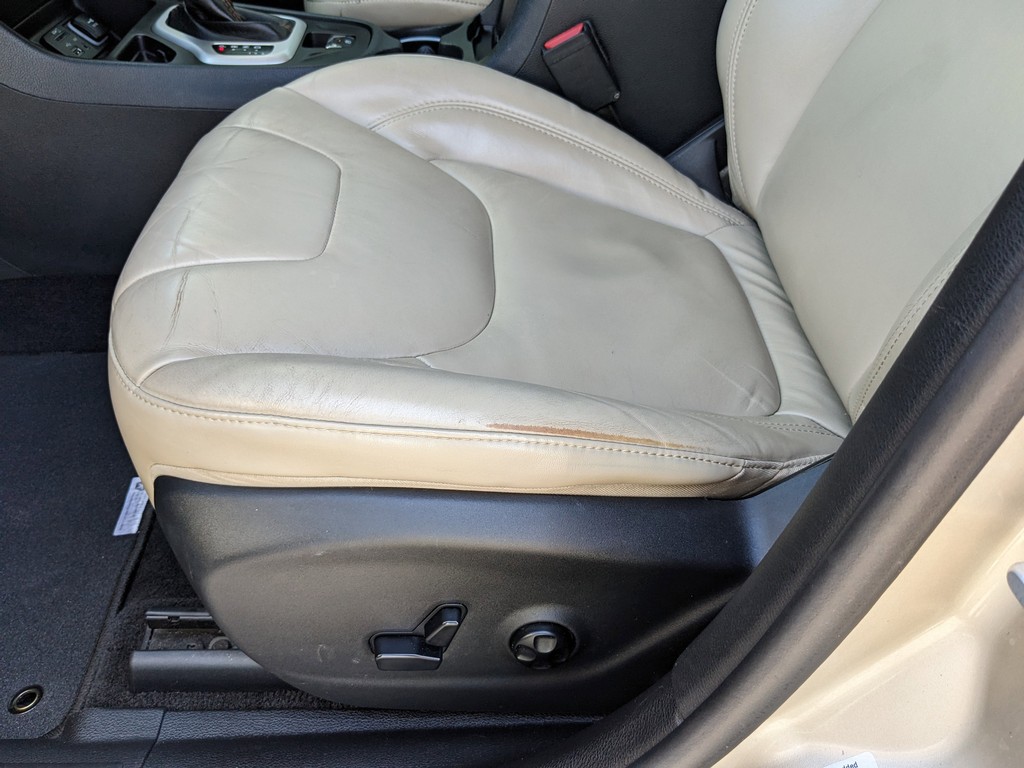 Jeep Cherokee Vehicle Full-screen Gallery Image 18