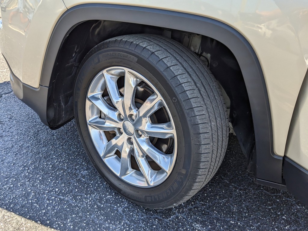 Jeep Cherokee Vehicle Full-screen Gallery Image 33