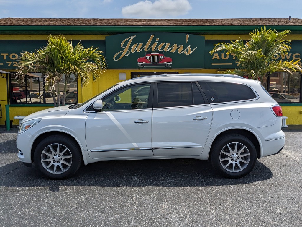 Buick Enclave Vehicle Full-screen Gallery Image 02