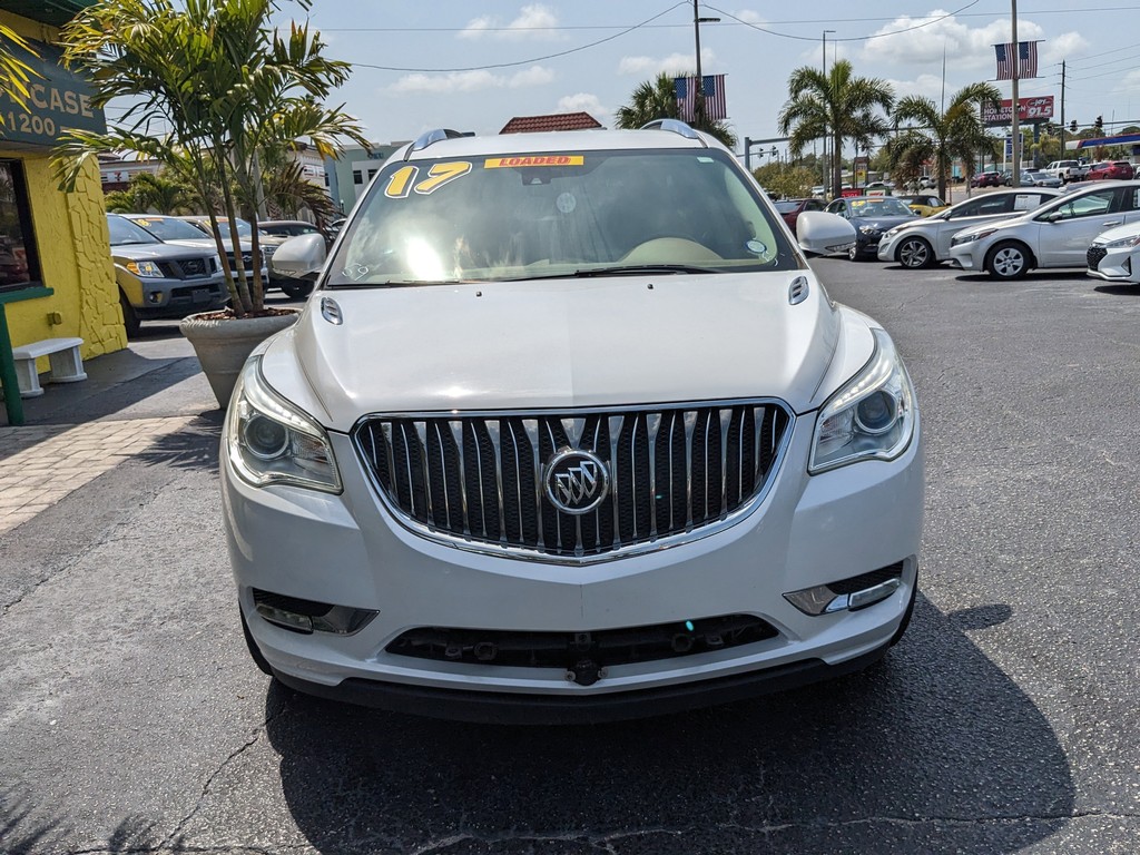 Buick Enclave Vehicle Full-screen Gallery Image 05