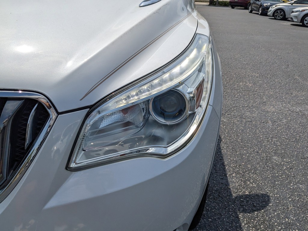 Buick Enclave Vehicle Full-screen Gallery Image 06