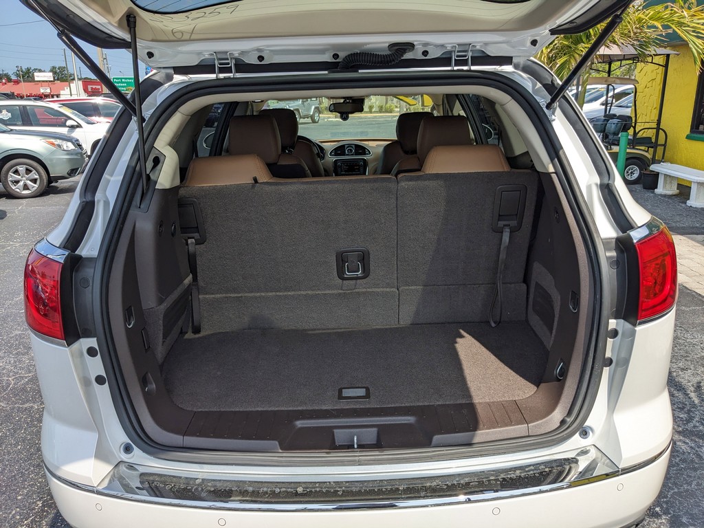 Buick Enclave Vehicle Full-screen Gallery Image 08