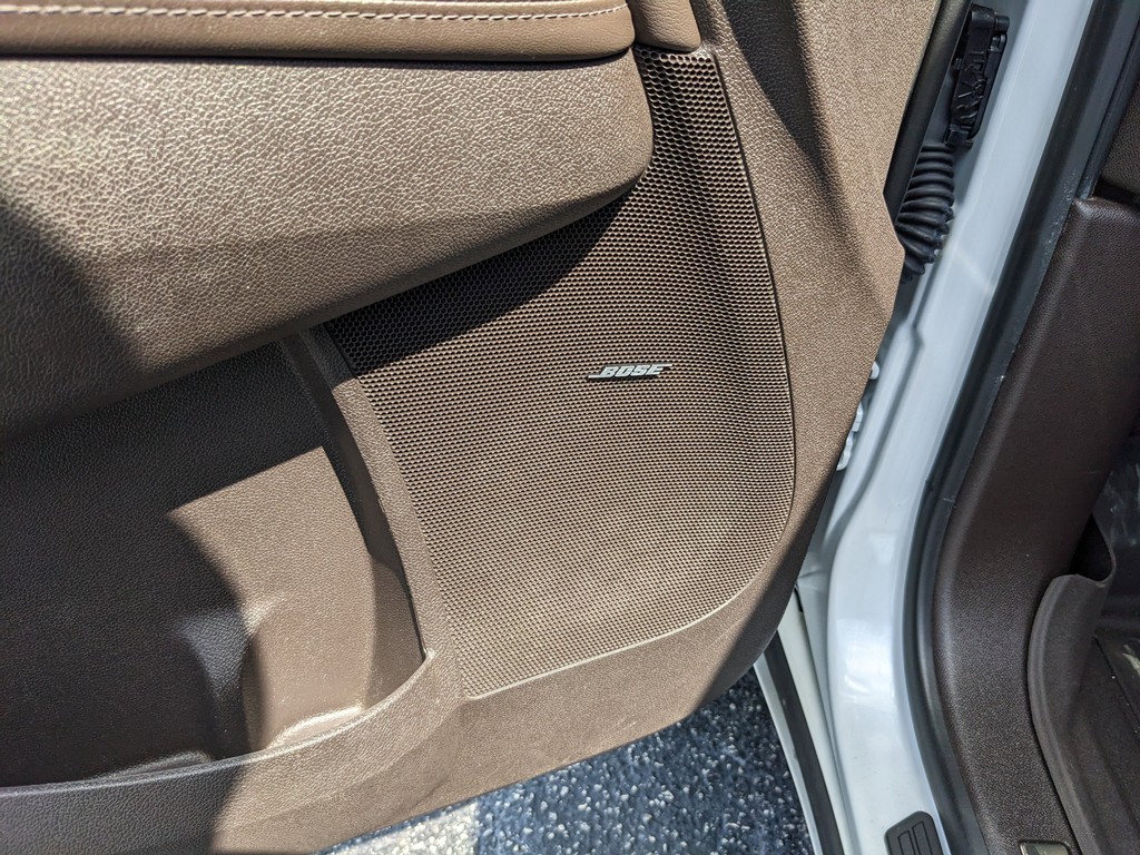 Buick Enclave Vehicle Full-screen Gallery Image 20