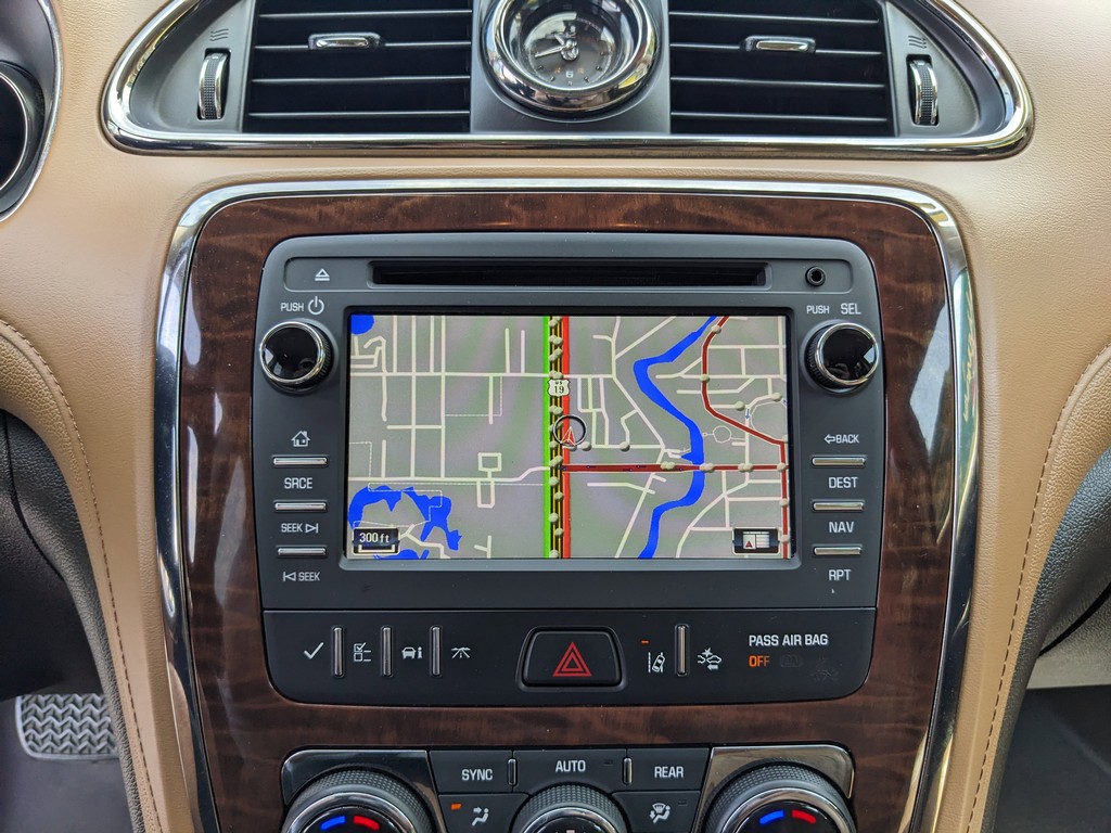 Buick Enclave Vehicle Full-screen Gallery Image 25