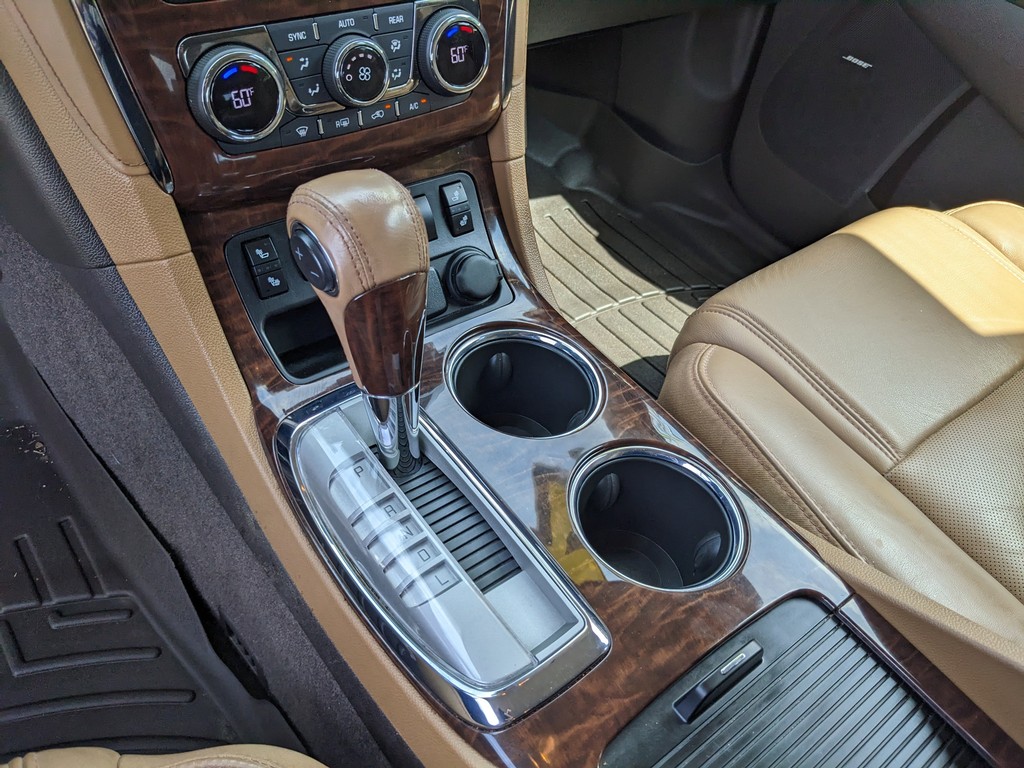 Buick Enclave Vehicle Full-screen Gallery Image 28