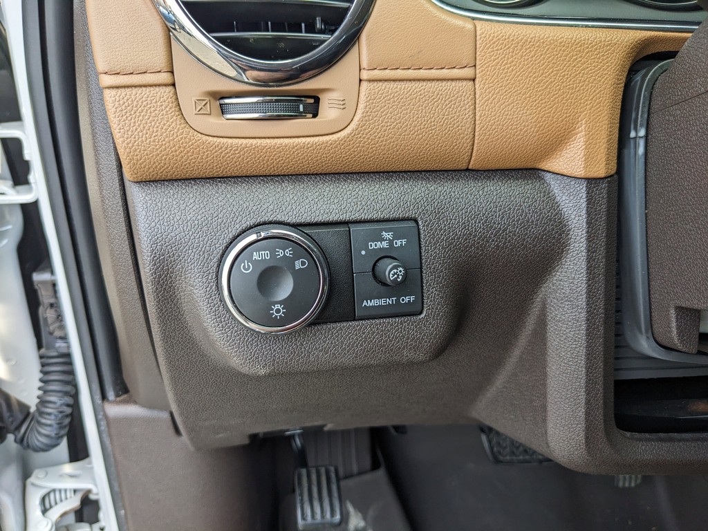 Buick Enclave Vehicle Full-screen Gallery Image 29