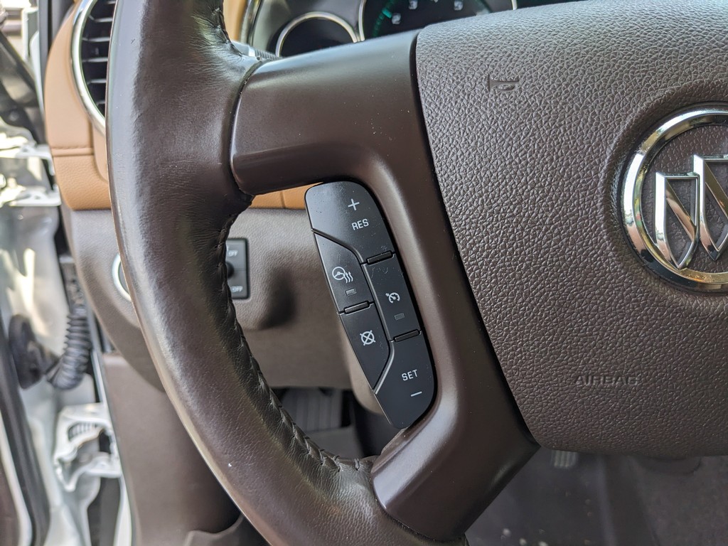 Buick Enclave Vehicle Full-screen Gallery Image 31