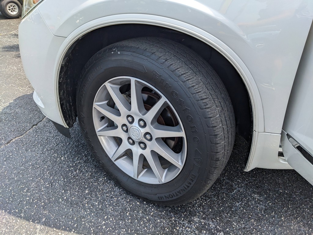 Buick Enclave Vehicle Full-screen Gallery Image 35