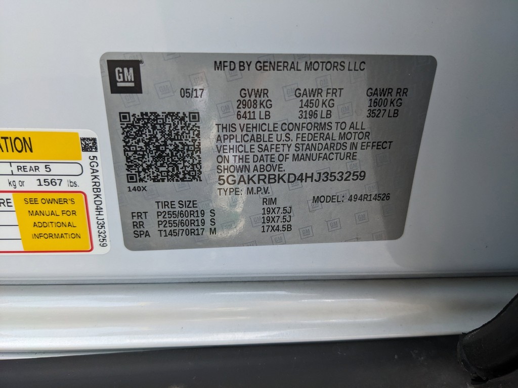 Buick Enclave Vehicle Full-screen Gallery Image 36