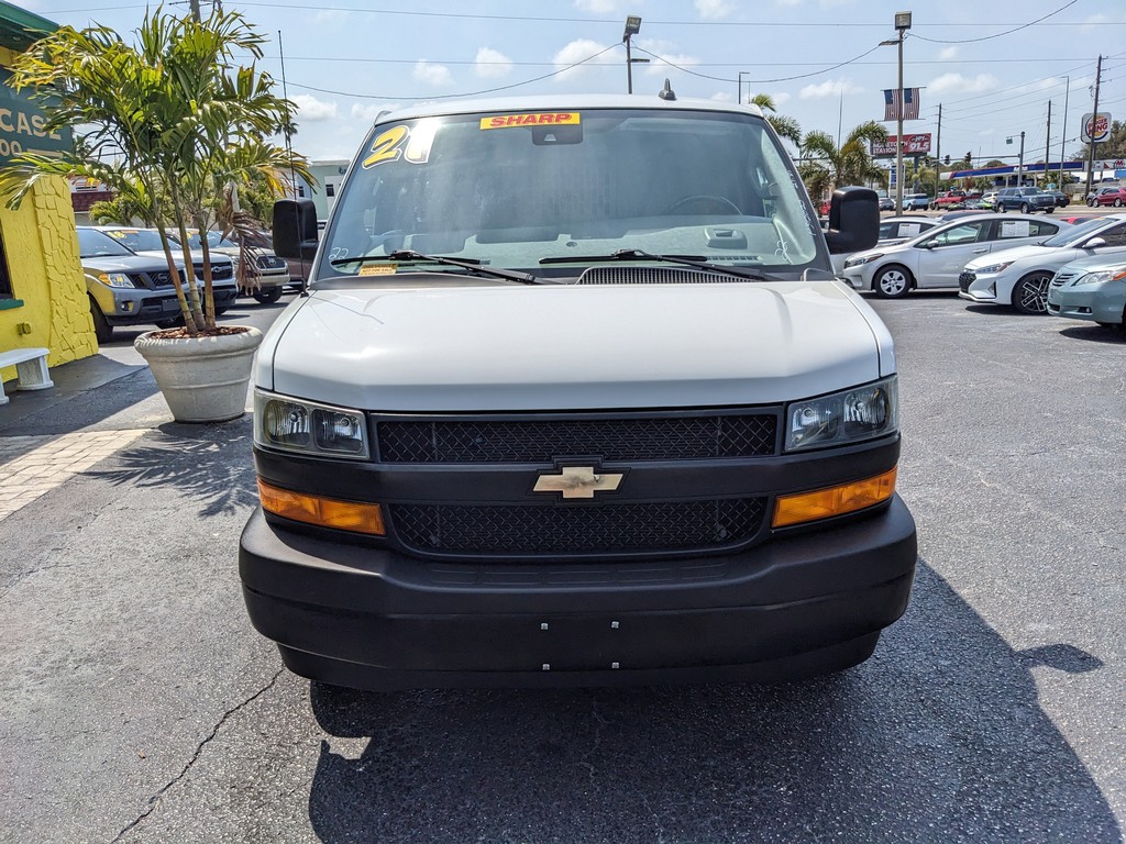 Chevrolet Express Cargo Van Vehicle Full-screen Gallery Image 05