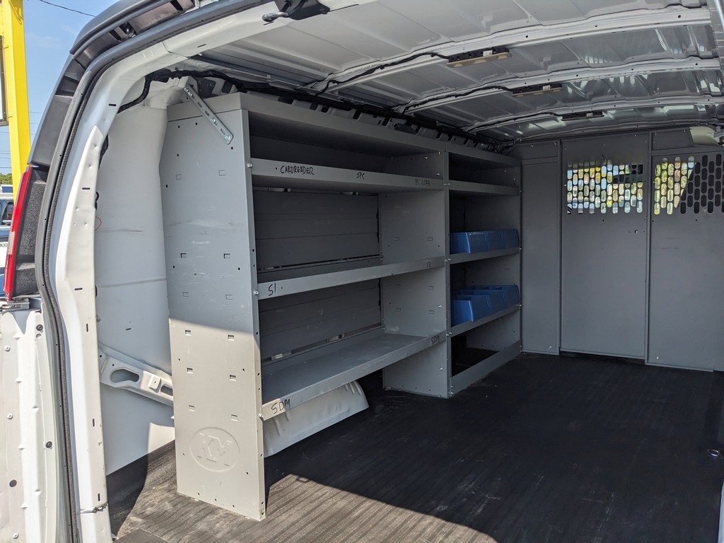Chevrolet Express Cargo Van Vehicle Full-screen Gallery Image 09