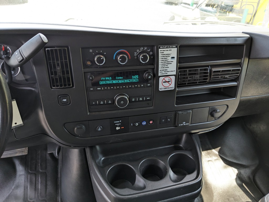 Chevrolet Express Cargo Van Vehicle Full-screen Gallery Image 14