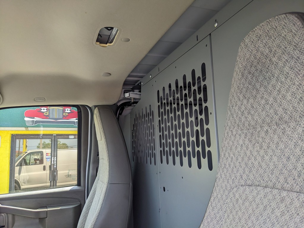 Chevrolet Express Cargo Van Vehicle Full-screen Gallery Image 18