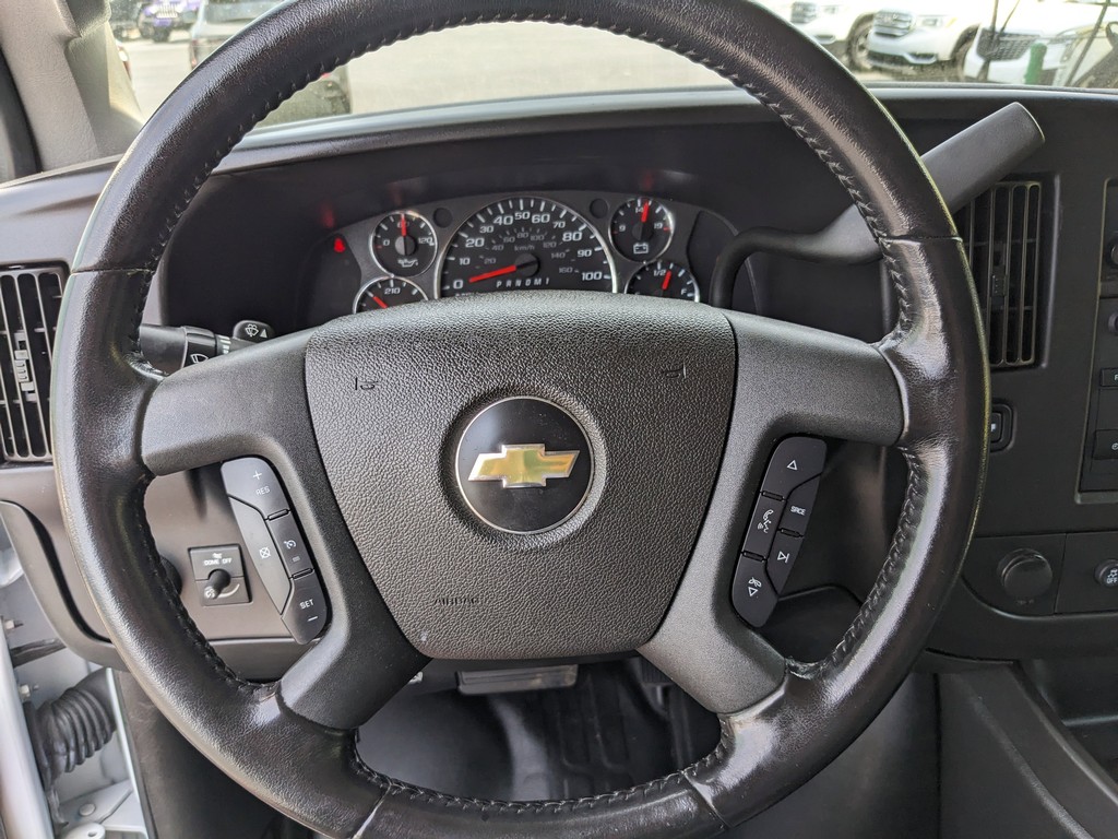 Chevrolet Express Cargo Van Vehicle Full-screen Gallery Image 23