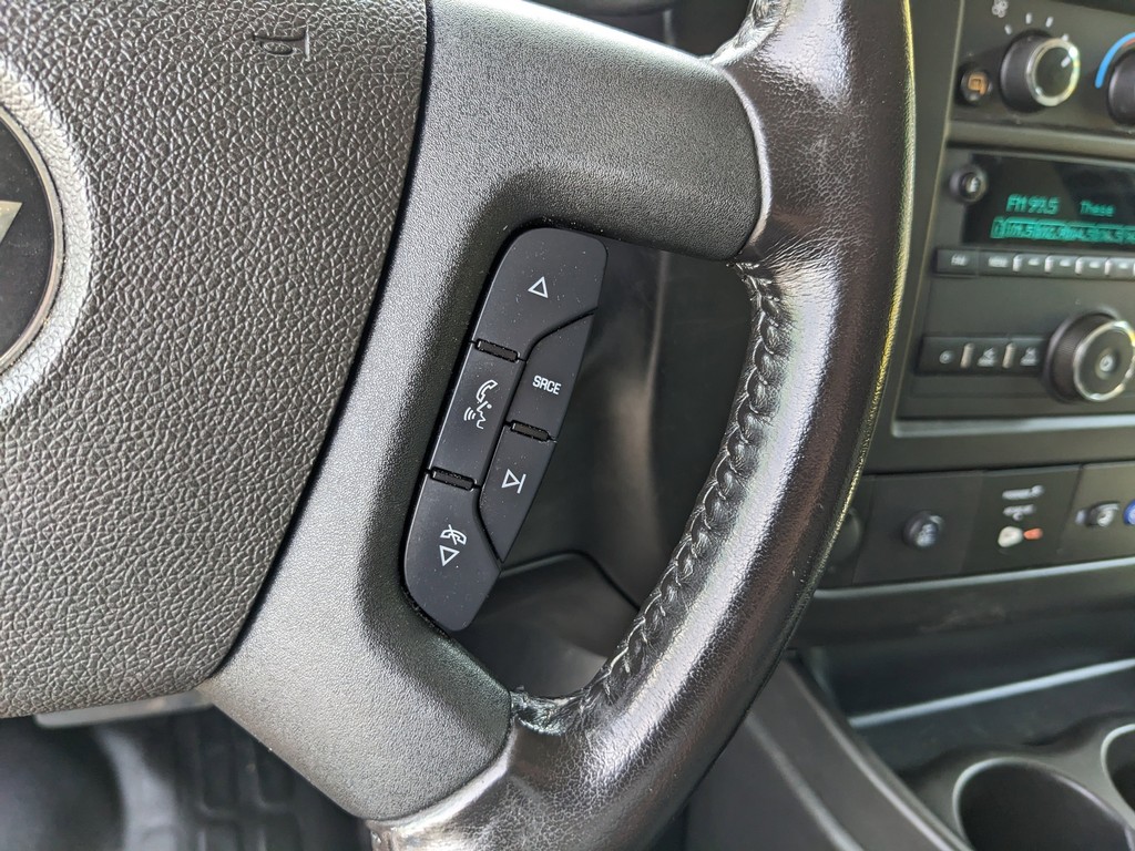 Chevrolet Express Cargo Van Vehicle Full-screen Gallery Image 25