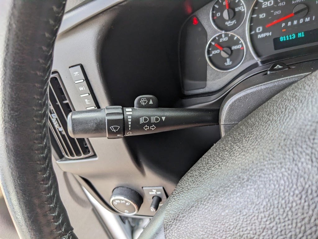 Chevrolet Express Cargo Van Vehicle Full-screen Gallery Image 26