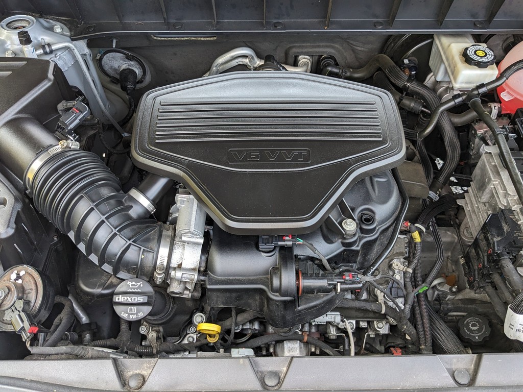 GMC Acadia Vehicle Full-screen Gallery Image 10