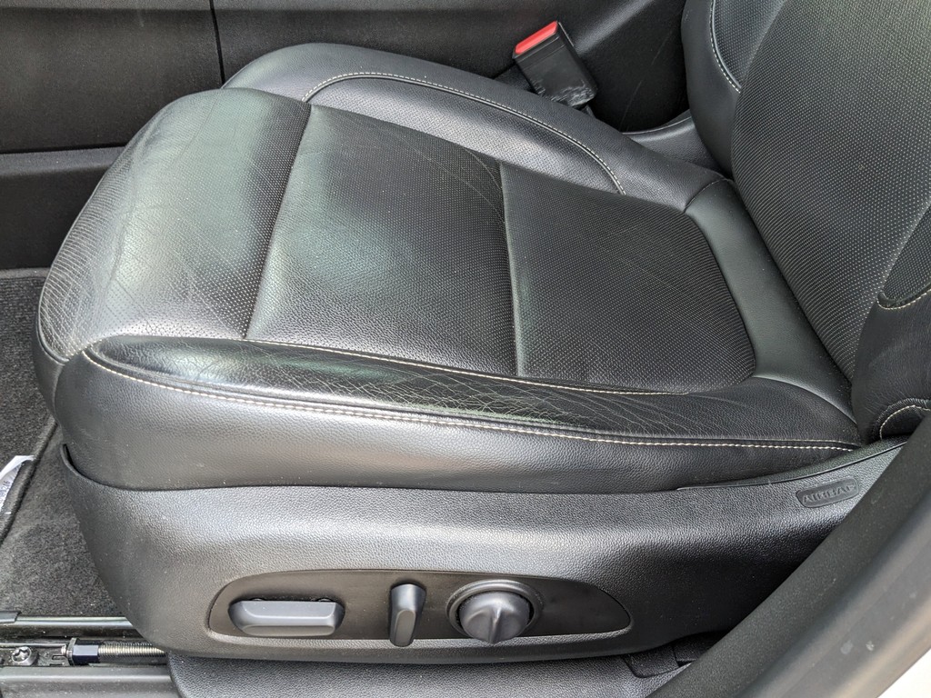 GMC Acadia Vehicle Full-screen Gallery Image 20