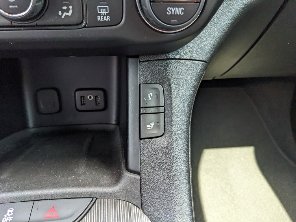 GMC Acadia Vehicle Full-screen Gallery Image 26