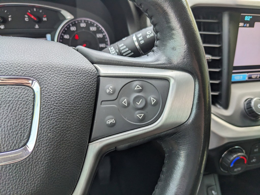 GMC Acadia Vehicle Full-screen Gallery Image 31