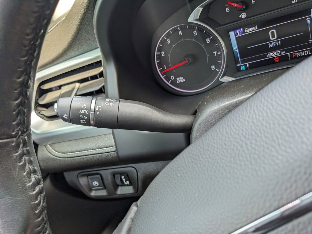 GMC Acadia Vehicle Full-screen Gallery Image 32