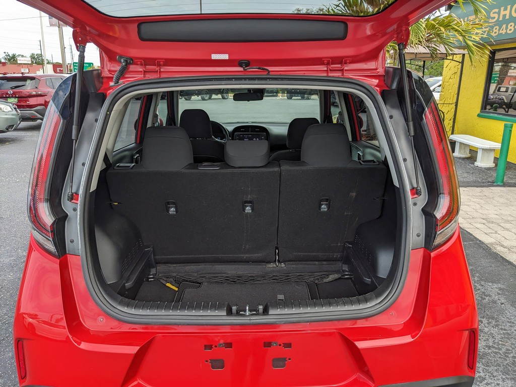 Kia Soul Vehicle Full-screen Gallery Image 08