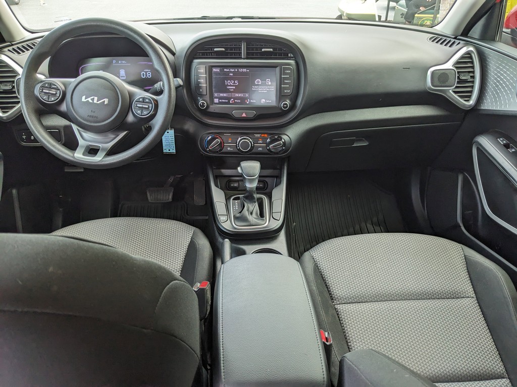 Kia Soul Vehicle Full-screen Gallery Image 10