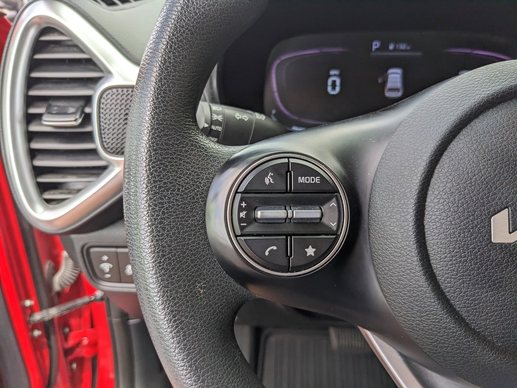 Kia Soul Vehicle Full-screen Gallery Image 24