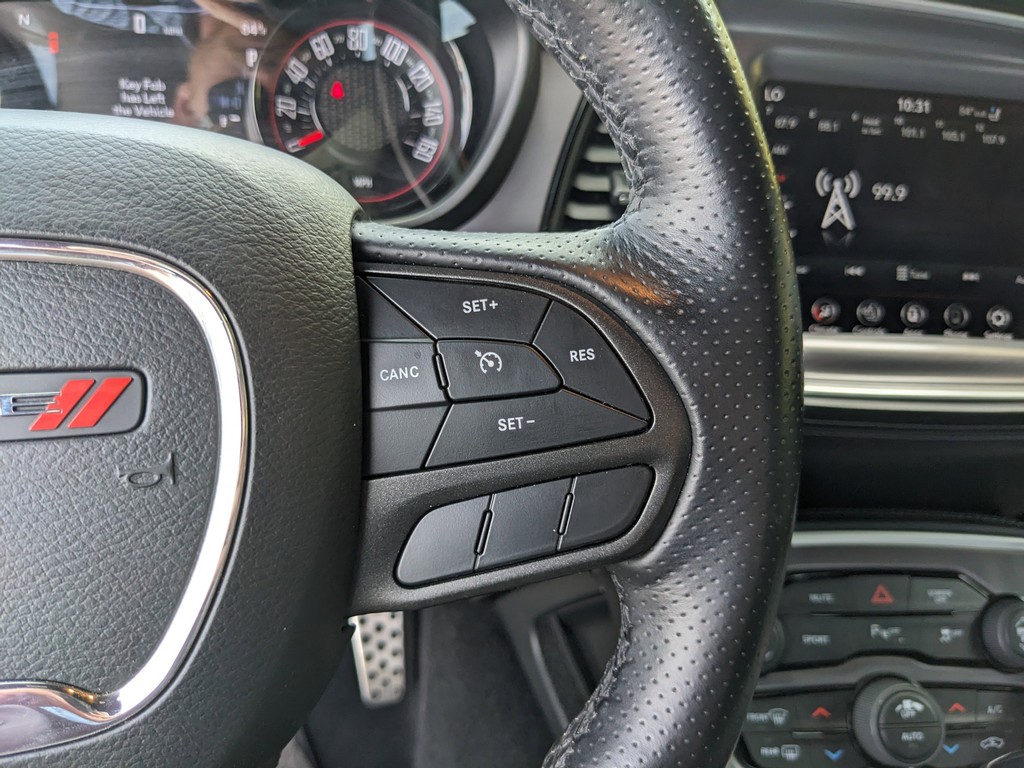 Dodge Challenger Vehicle Full-screen Gallery Image 26