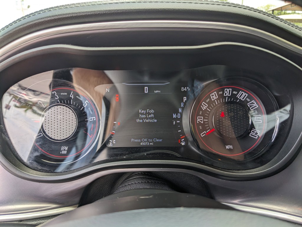 Dodge Challenger Vehicle Full-screen Gallery Image 28