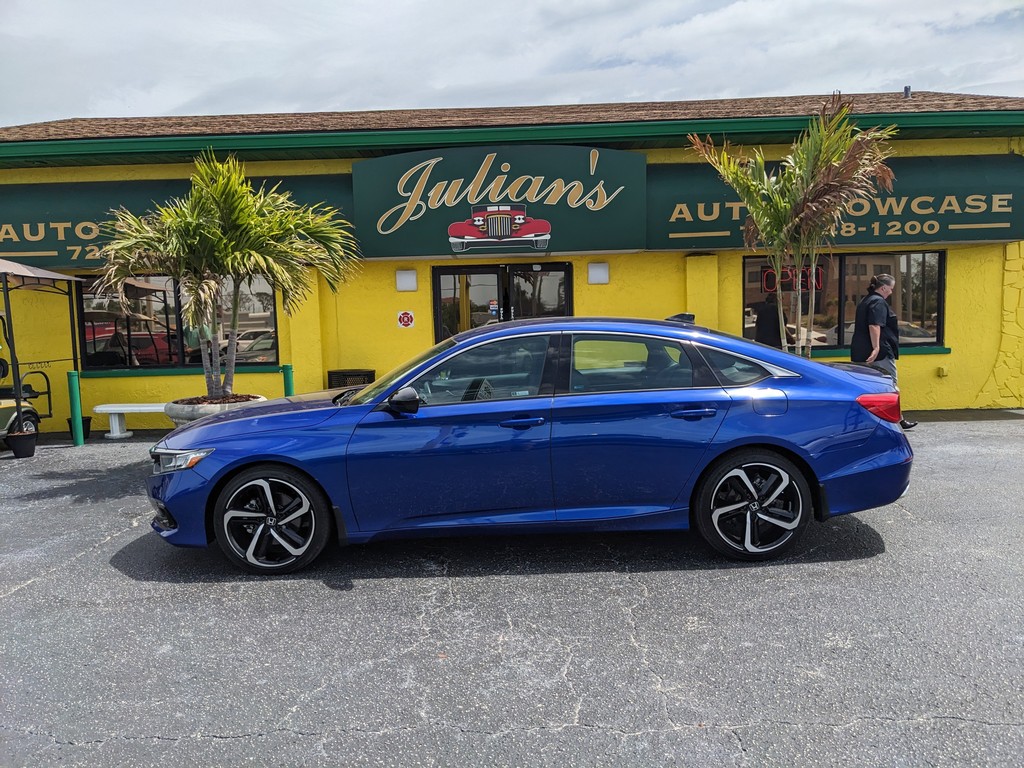 Honda Accord Sedan Vehicle Full-screen Gallery Image 02