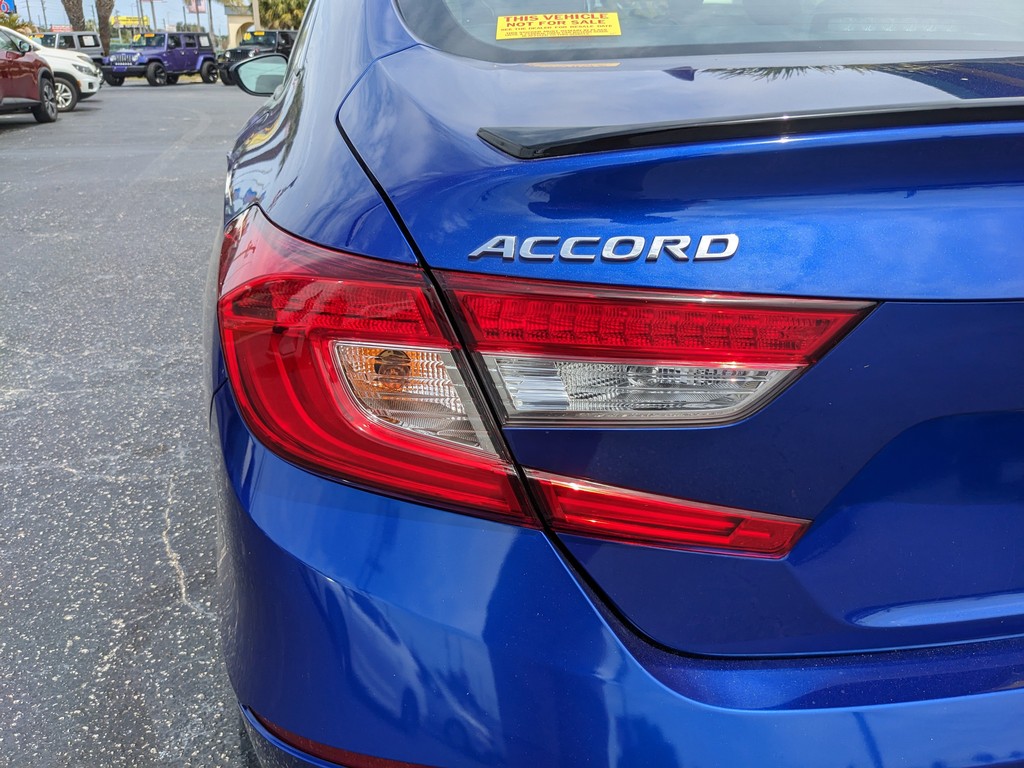 Honda Accord Sedan Vehicle Full-screen Gallery Image 07