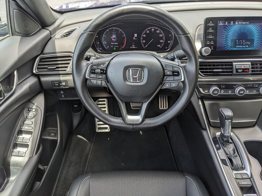 Honda Accord Sedan Vehicle Full-screen Gallery Image 12
