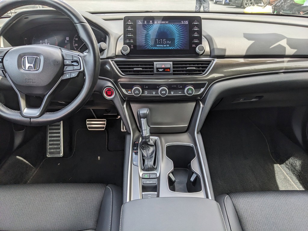 Honda Accord Sedan Vehicle Full-screen Gallery Image 13