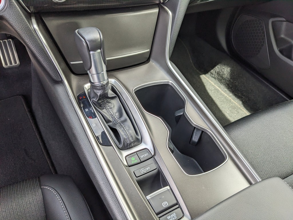 Honda Accord Sedan Vehicle Full-screen Gallery Image 22