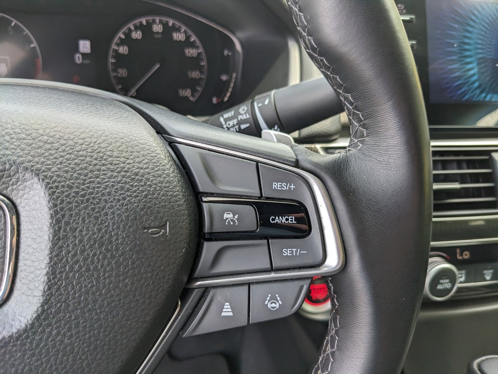 Honda Accord Sedan Vehicle Full-screen Gallery Image 27