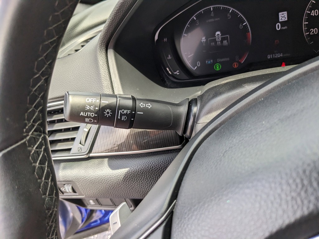 Honda Accord Sedan Vehicle Full-screen Gallery Image 28