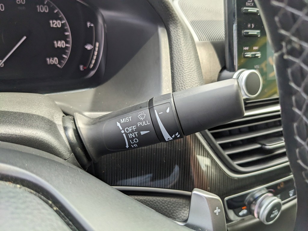 Honda Accord Sedan Vehicle Full-screen Gallery Image 29