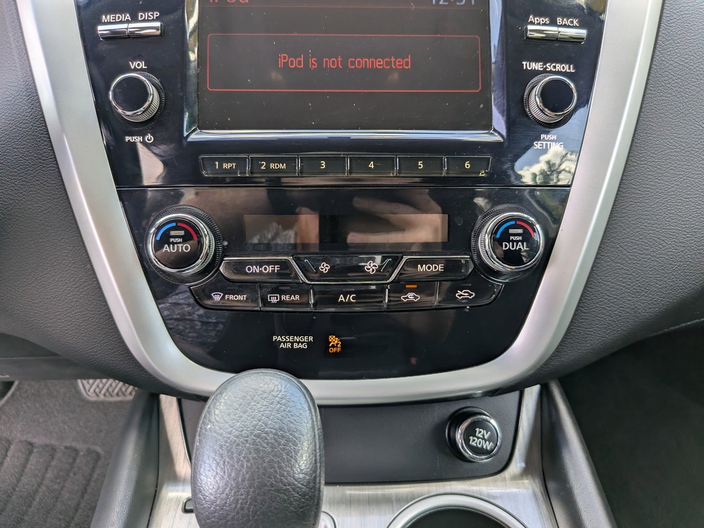 Nissan Murano Vehicle Full-screen Gallery Image 21