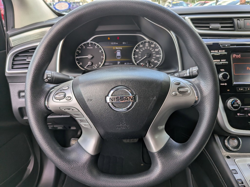 Nissan Murano Vehicle Full-screen Gallery Image 25