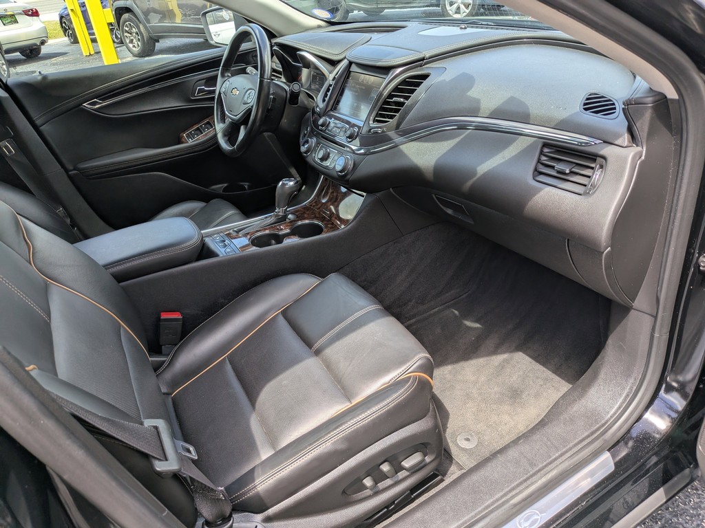 Chevrolet Impala Vehicle Full-screen Gallery Image 10