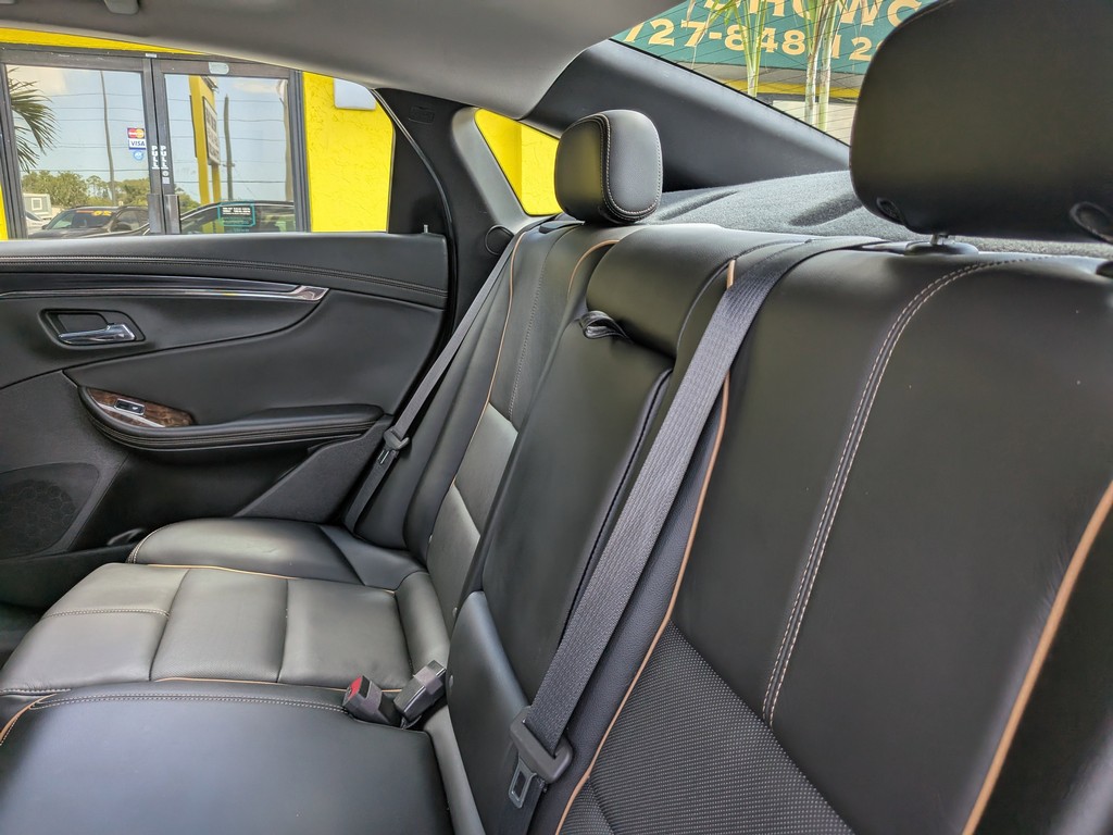Chevrolet Impala Vehicle Full-screen Gallery Image 15