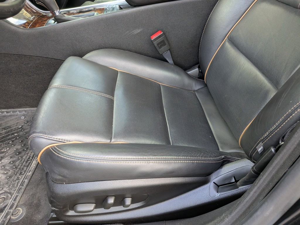 Chevrolet Impala Vehicle Full-screen Gallery Image 17