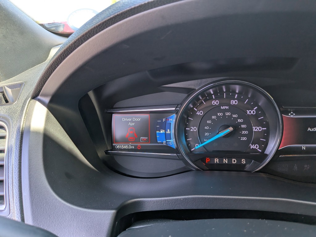 Ford Explorer Vehicle Full-screen Gallery Image 32