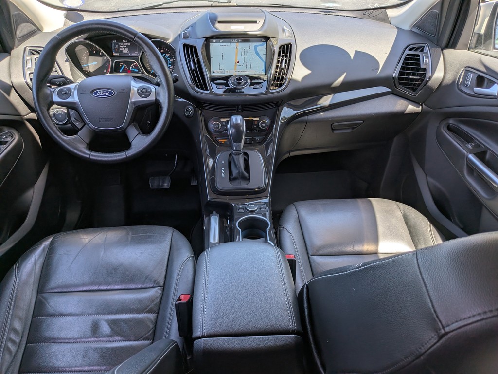Ford Escape Vehicle Full-screen Gallery Image 13