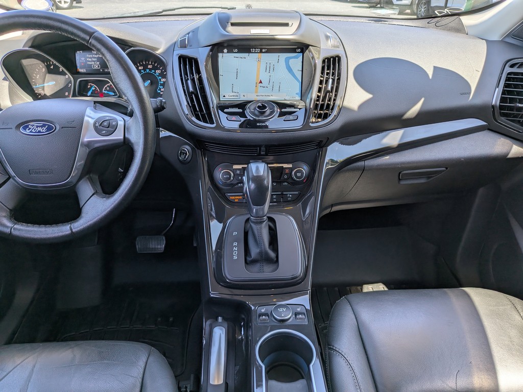 Ford Escape Vehicle Full-screen Gallery Image 15