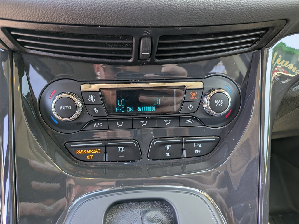 Ford Escape Vehicle Full-screen Gallery Image 23
