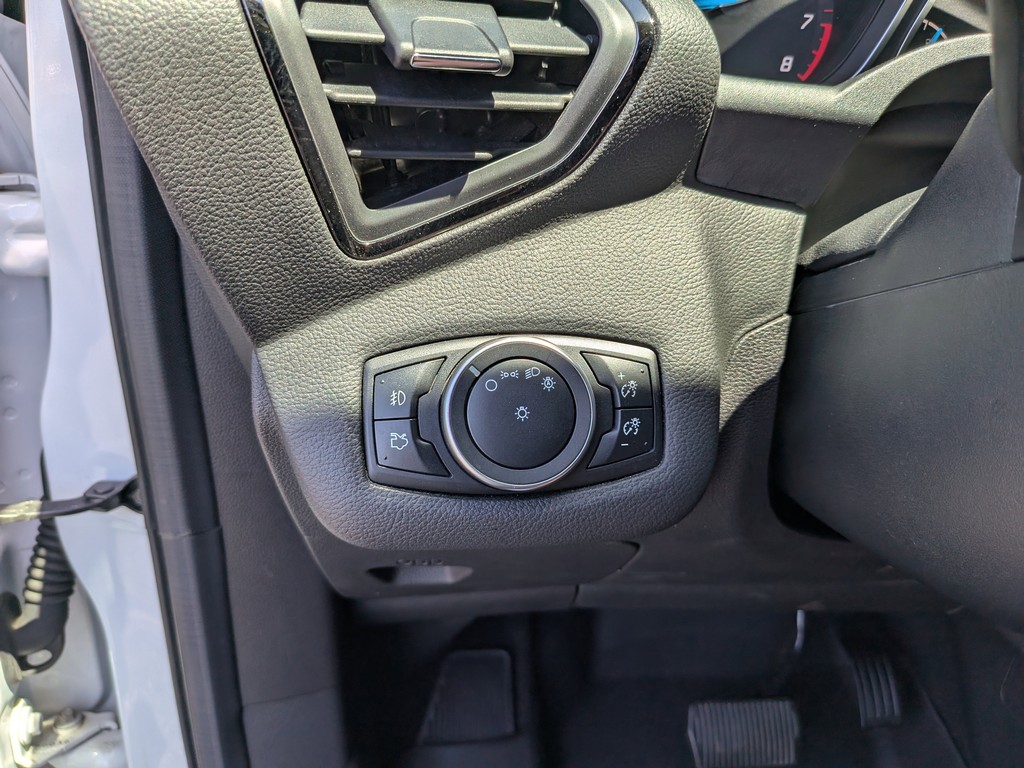 Ford Escape Vehicle Full-screen Gallery Image 26