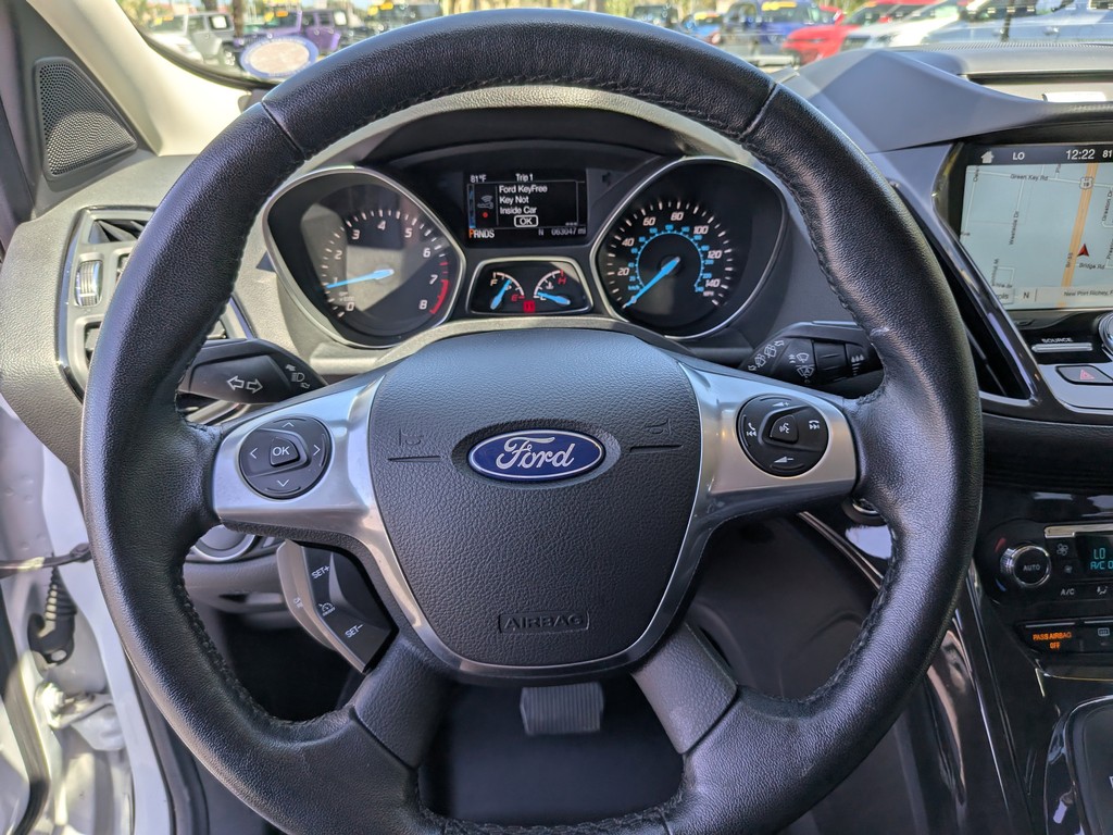 Ford Escape Vehicle Full-screen Gallery Image 27
