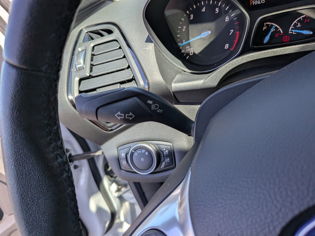 Ford Escape Vehicle Full-screen Gallery Image 31